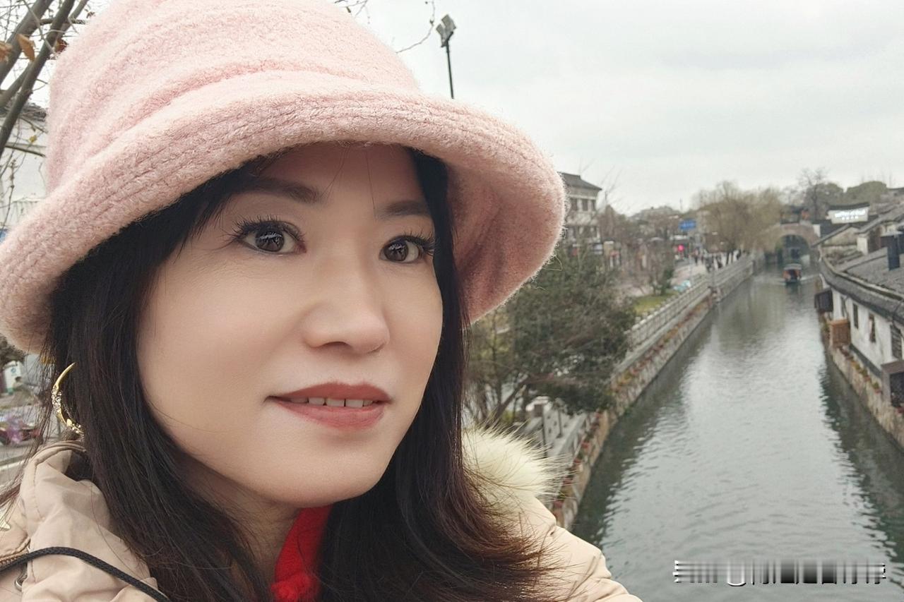 我认为心甘情愿。

好多人可能认为，我把孩子养大了，他们也有了自己的小家，他的孩