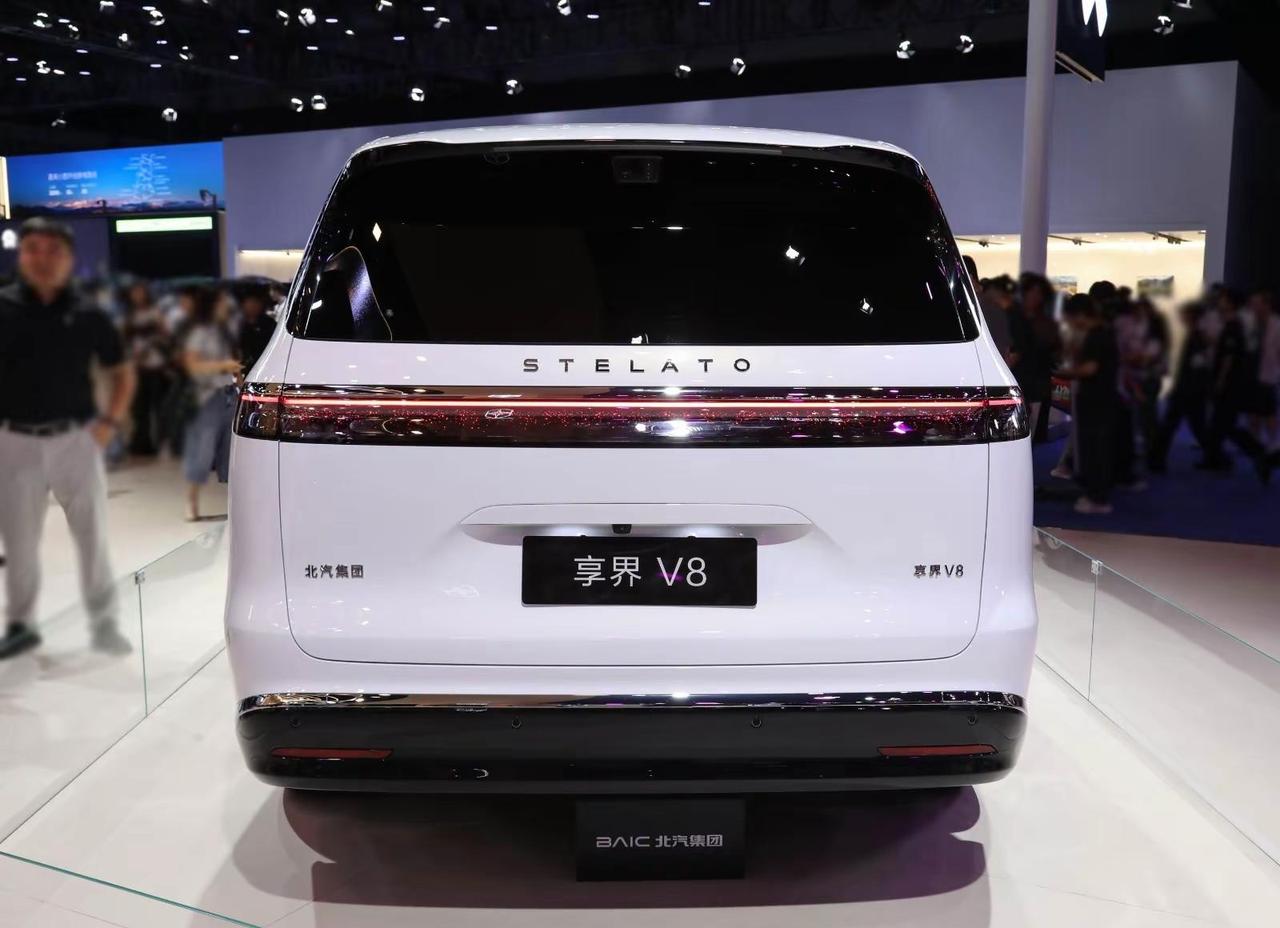 享界V8实车太绝了，内饰豪华感拉满🚗坐进去就不想走✨科技感爆棚💻空间超大📏