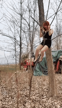 我想知道她是怎么上去的，谁家的媳妇这么淘[捂脸][捂脸][捂脸]
