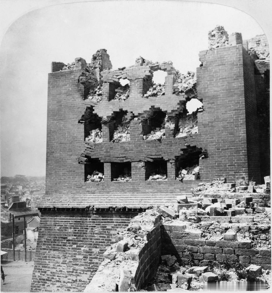 庚子期间，受到破坏的北京正阳门城楼 