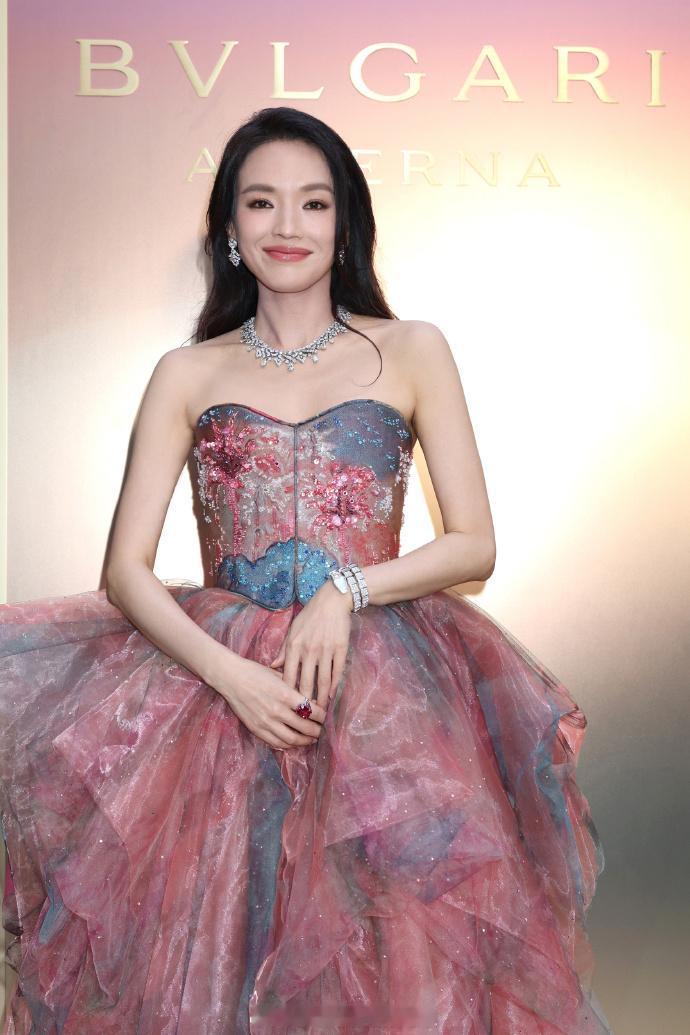 台媒报道称：舒淇将首次导演电影，男女主角分别敲定邱泽、9m88（汤毓绮），将于8