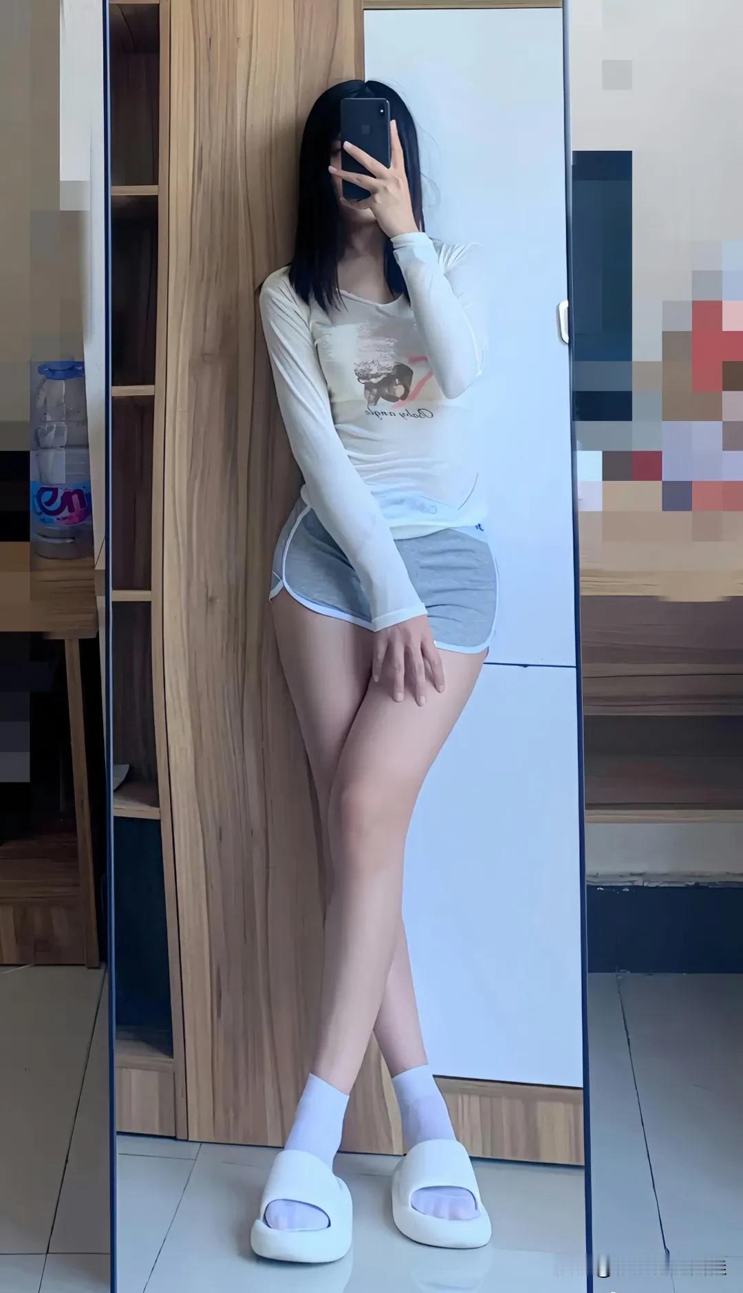 #性感翘臀完美身材#少女拖鞋很可爱#极品身材加油# #好身材就秀出来# #这身材