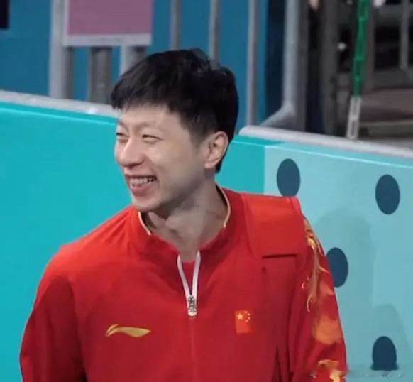 #王昶偶遇马龙的反应#哎呀我天呢就连昶子这个可以在巴黎艾菲尔铁塔下面唱歌的大ee