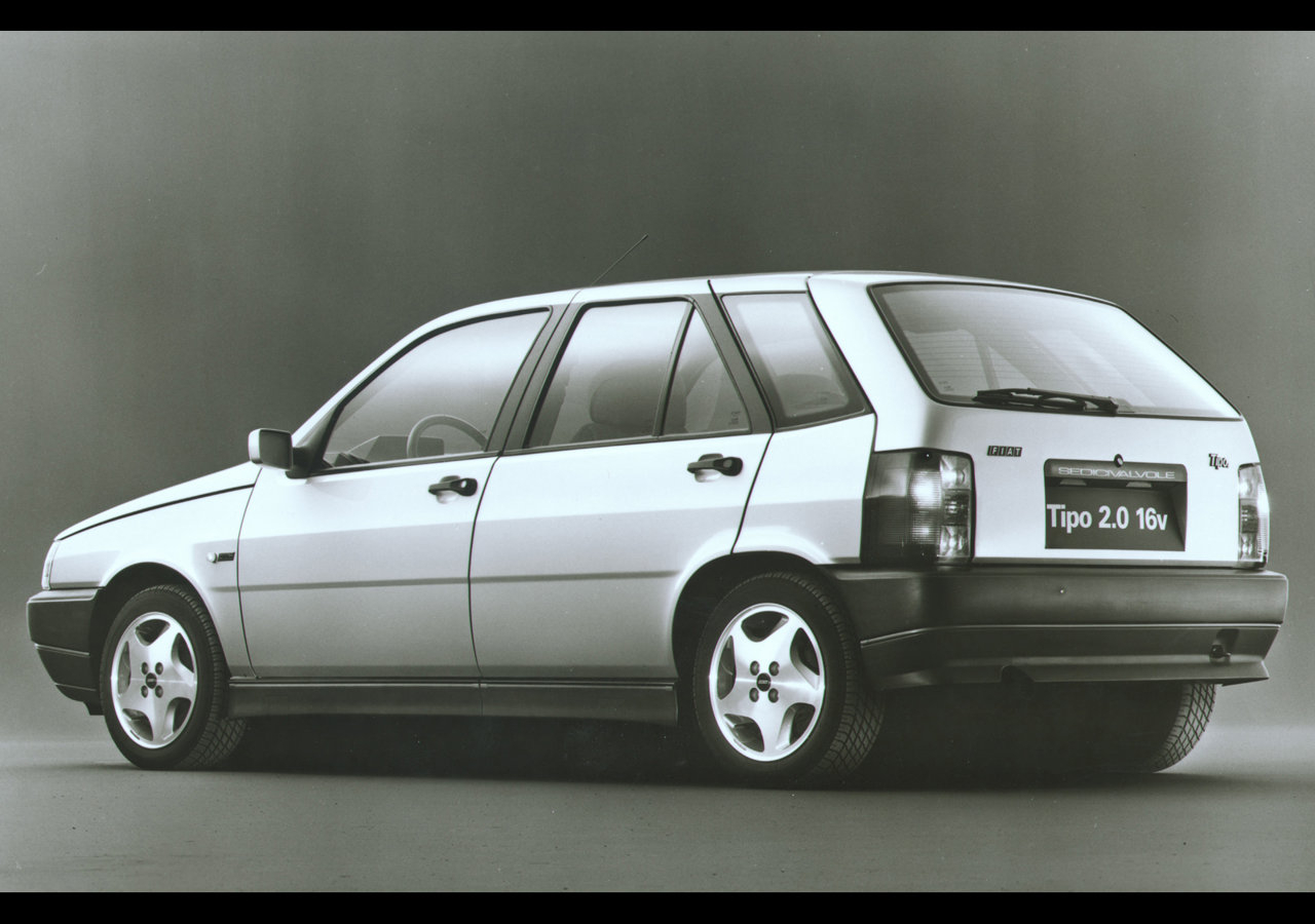 菲亚特  Fiat Tipo（1990），1988年首发，斩获1989欧洲年度车