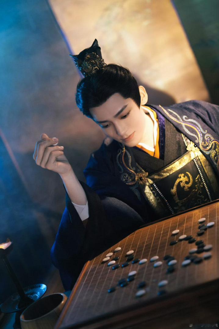 侯明昊骗我眼泪侯明昊青筋暴起 萧无衣最虐名场面来袭，侯明昊不靠大哭渲染悲伤，仅凭