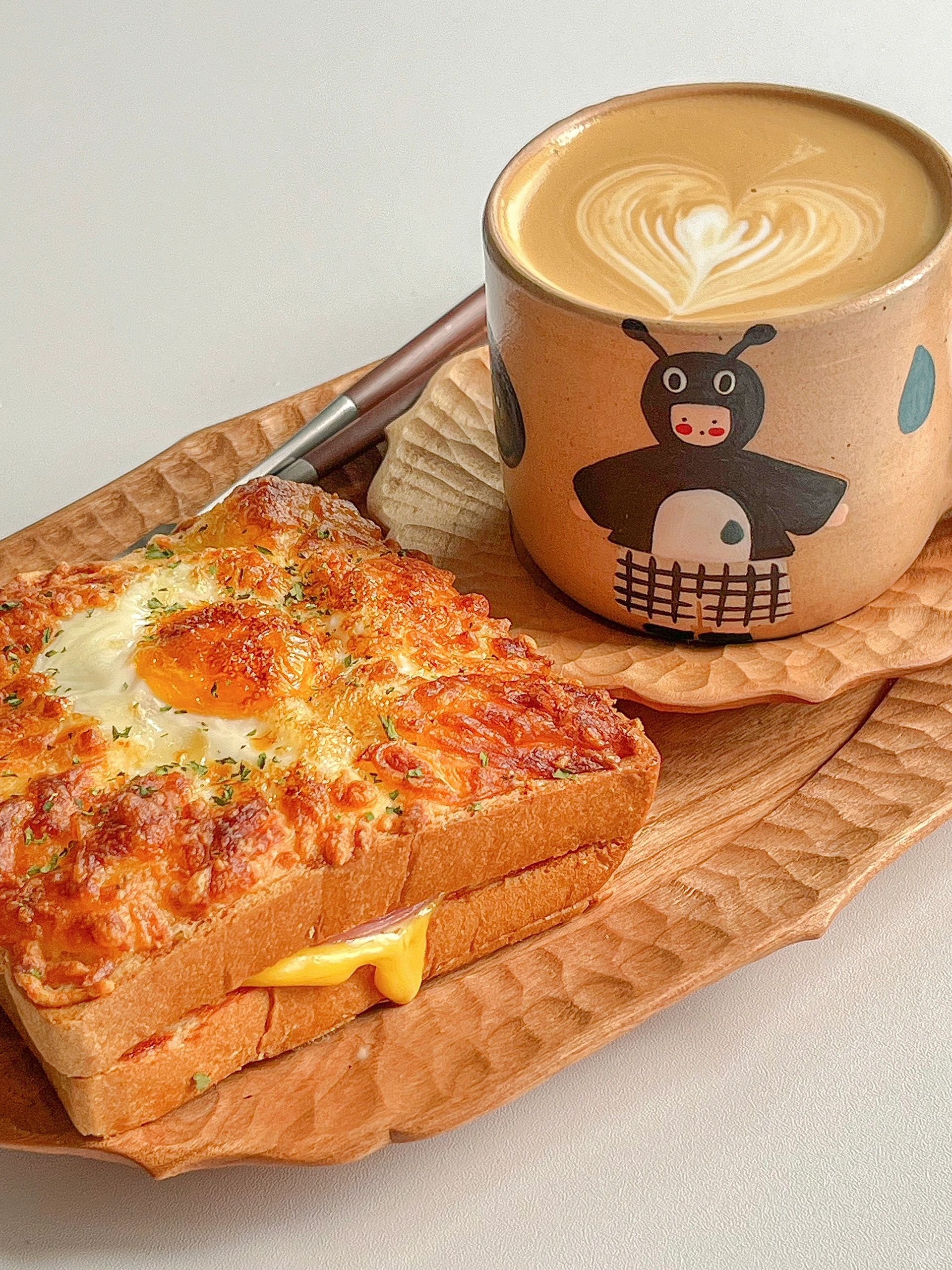 营养早餐｜芝士太阳蛋火腿吐司🍞热拿铁☕️