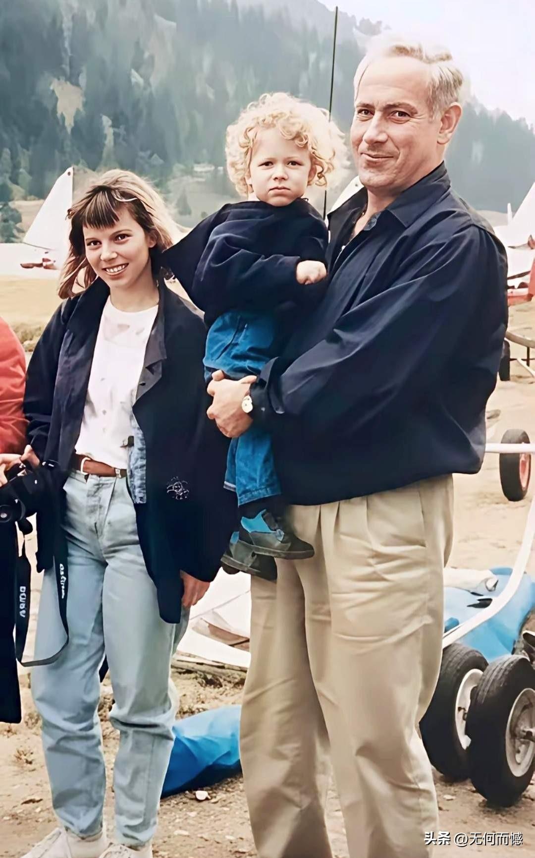 内塔尼亚胡也算是一个强人了，虽然这个人非常的强硬，非常的冷酷，但是在他的妻子面前