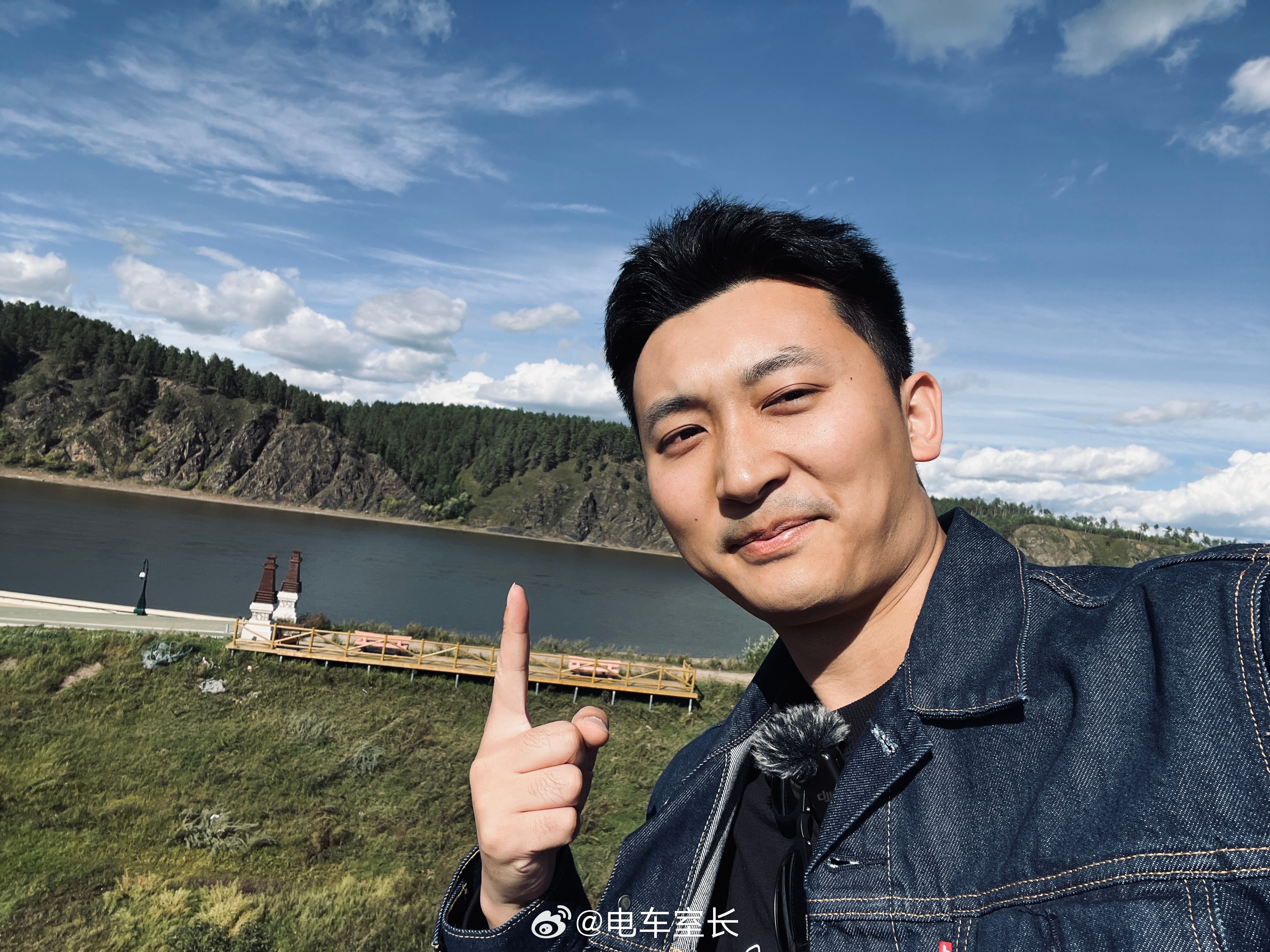 发型易容术WOC？哪个天才想出来的，用豆包设计发型，照着去找Tony做不就好了吗