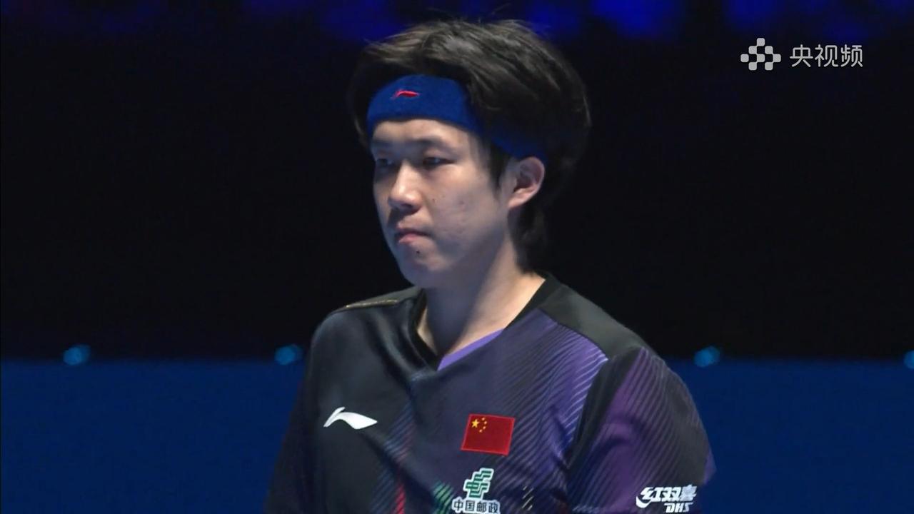 祝贺王楚钦晋级男单16强
王楚钦与卢伟的比赛第一局11-4拿下，第二局0-4开局
