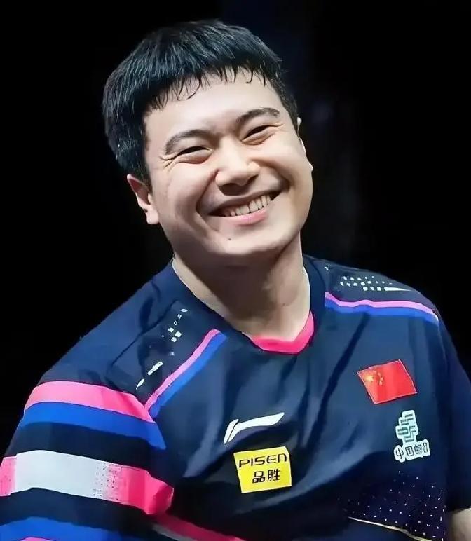 主力集体消失！多哈名单只剩梁靖崑
 
名单一出，热搜炸了。王楚钦、孙颖莎、马龙全