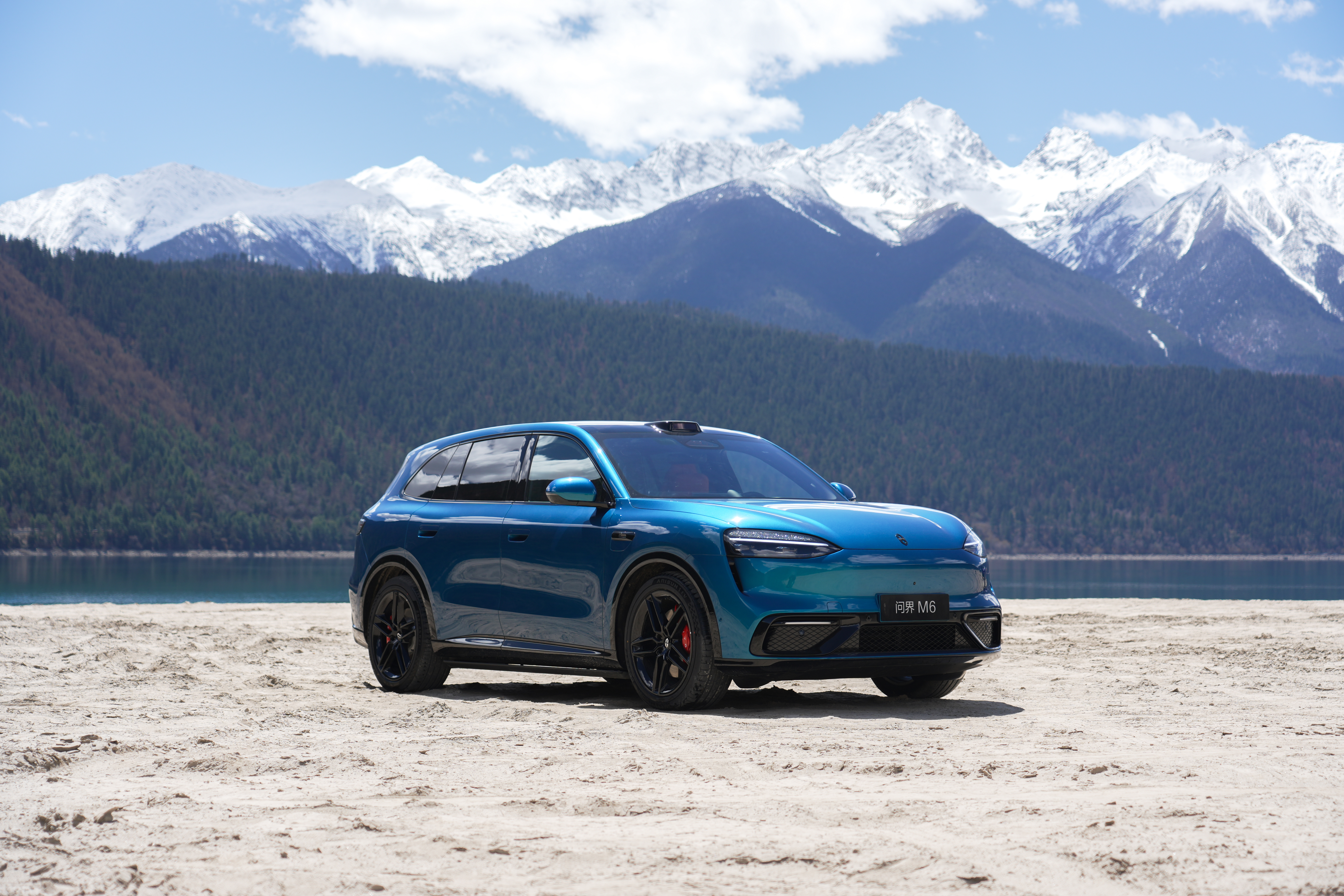 真的很喜欢在林芝试驾海拔不算高 没有什么高反的症状而且抬头就能看到雪山最重要的是