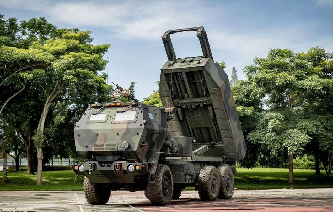 戳破！蛙军“海马斯”神话，在制空权面前就是活靶子！
 
老美又在玩火！无视我们严