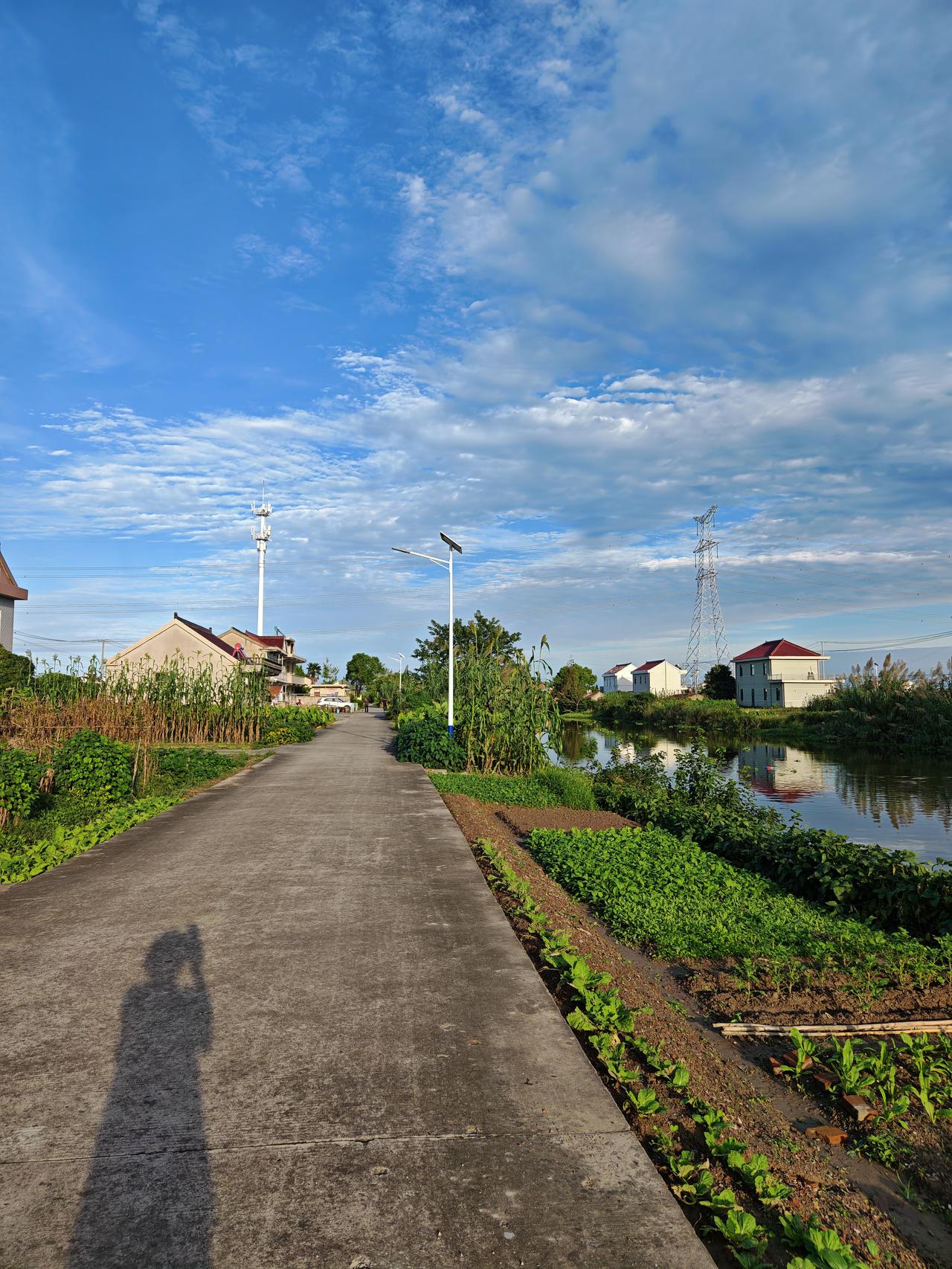国庆假期第四天～
回通州老家，阖家团聚[耶]
家乡的风景，永远看不够
回家 故乡
