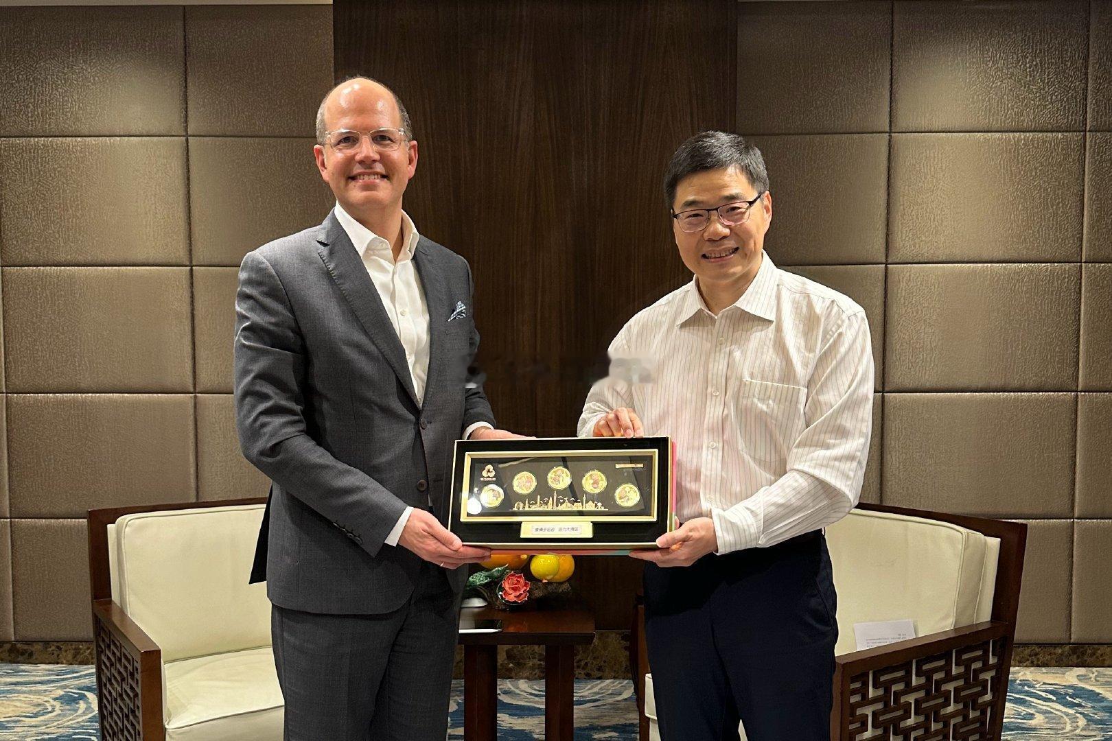 2025年即将结束，过去这一年对中国篮球来说有喜有悲，喜的是我们在人员不齐的情况