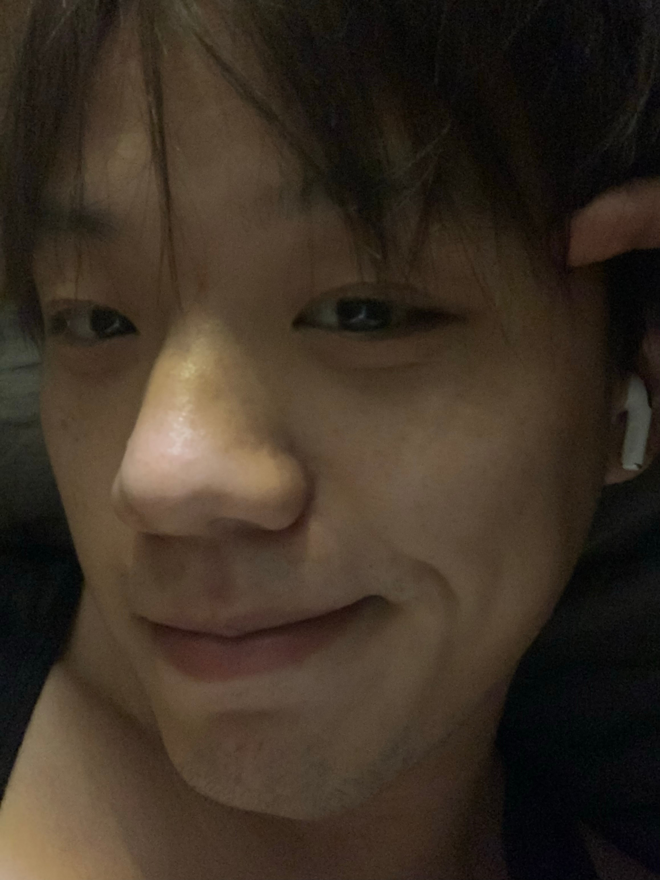 睡前拿xs自拍了两张好米 