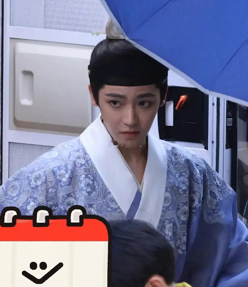 碧血蝉双男主怼脸路透来了，年轻就是好啊！ 