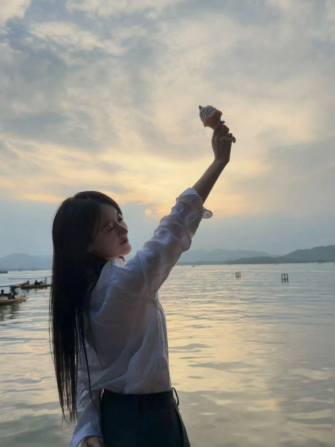 人间至甜袁冰妍 每次都用冰淇淋🍨来表达爱意的浪漫女人OO[么么哒]~ ​​​