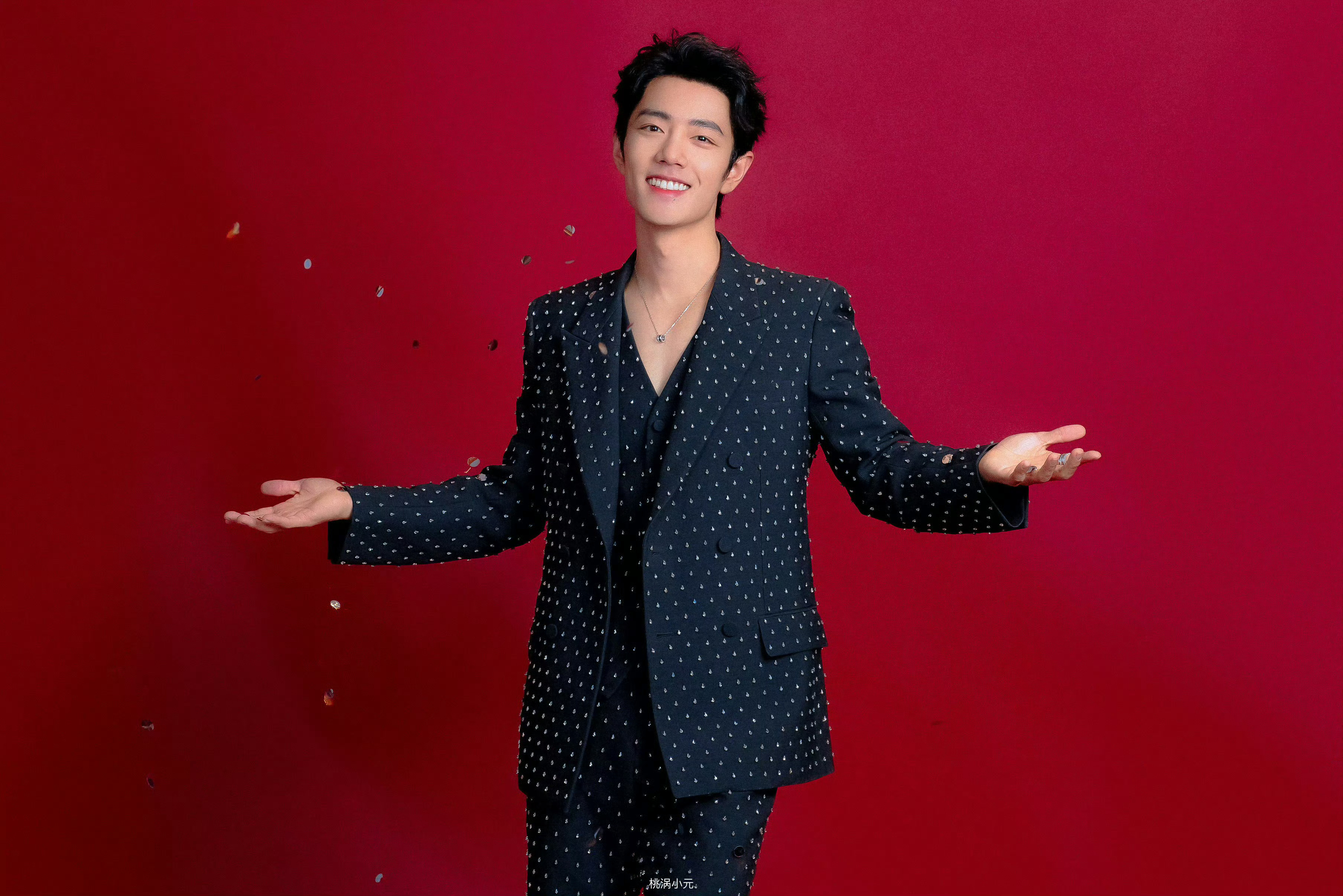 彩带飞舞，快乐加倍✨代拍称肖战打败了一众韩星