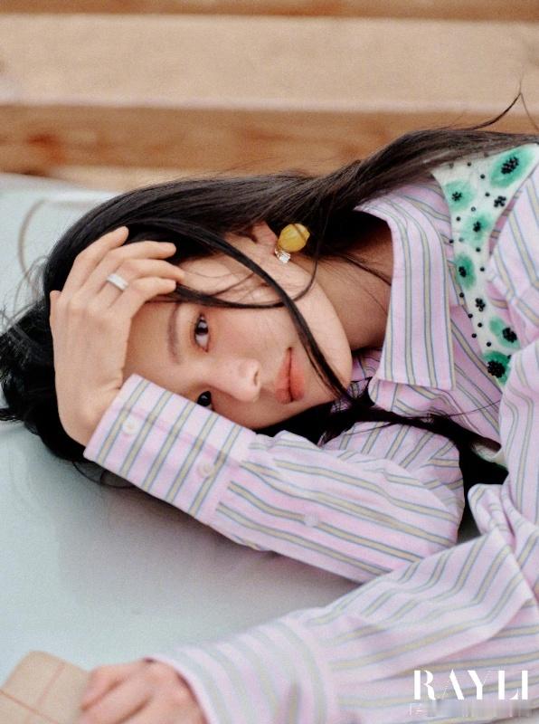 沈羽洁瑞丽轻熟文艺封面沈羽洁瑞丽花涧氛围感神图 瑞丽你会拍就多拍点！瑞丽这组大片