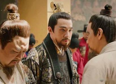 1402年，朱棣骑着马踏进南京城的时候，皇宫已经烧成了一片火海。他侄子建文帝朱允