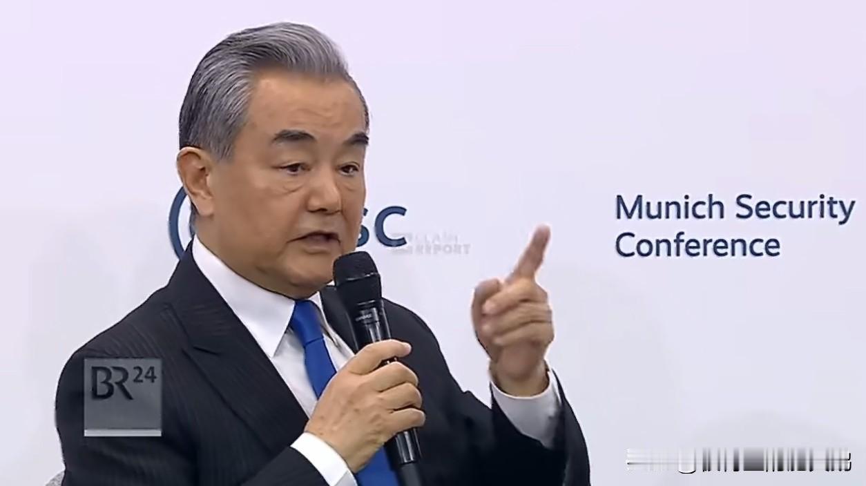 #王毅外长严厉警告日本# 
慕尼黑安全会议期间，王毅外长对日本近期以来不断挑衅中