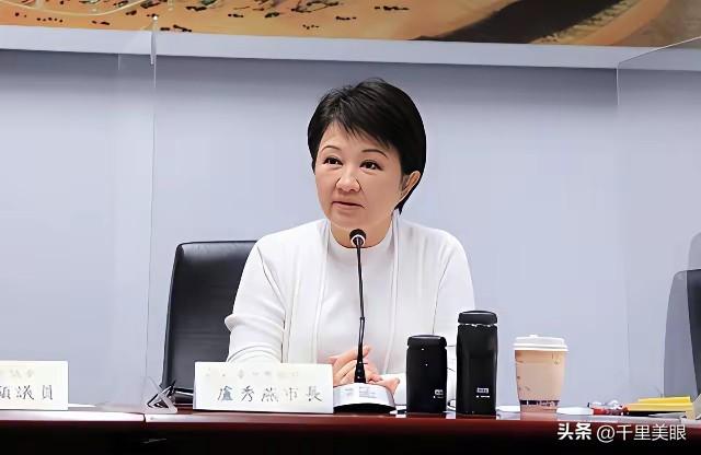 台湾名嘴谢寒冰说，卢秀燕团队核心人物台中市副市郑照新承认卢秀燕将参选2028大位