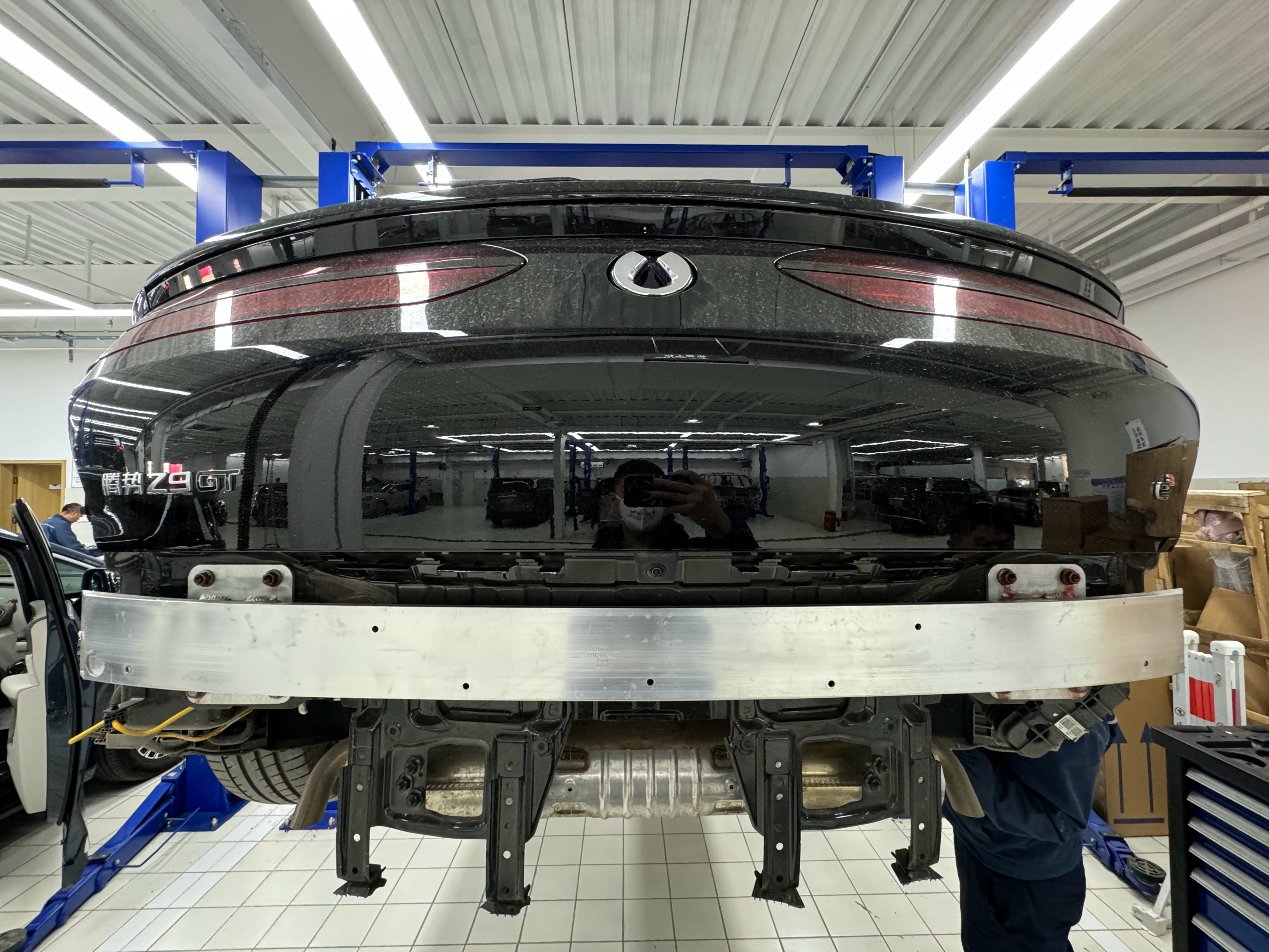 和 聊天，翻到一张绝世老图！z9gt这后防撞梁跟不要钱一样 