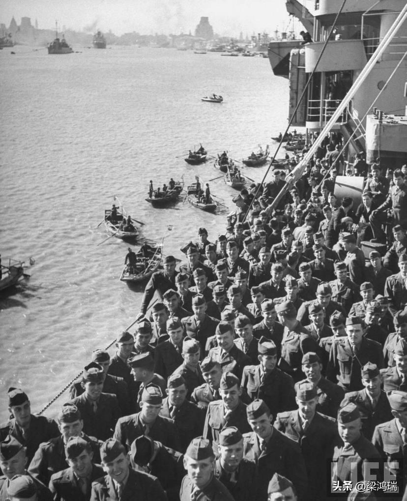 这张照片展示的是 1948年12月 驻扎在上海的美国海军 “第一水手号” (Fi