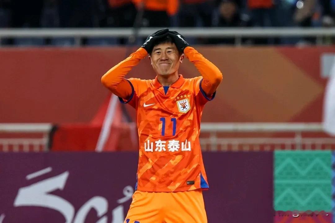 天不佑国足，大敌当前运气有点背，边路防守要瘫痪，还不补人吗？
  右后卫高准翼刚