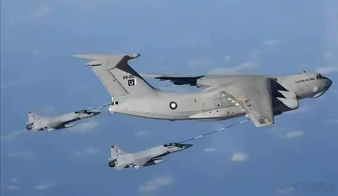 枭龙进伊朗，巴基斯坦出手了！以色列最担心的事，终于发生近日中东上空出现罕见一幕，