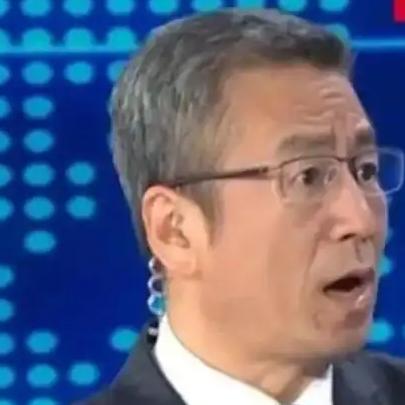 [微风]专家说月入3000已经进入中等收入，白岩松反问专家，如果月入3000 就