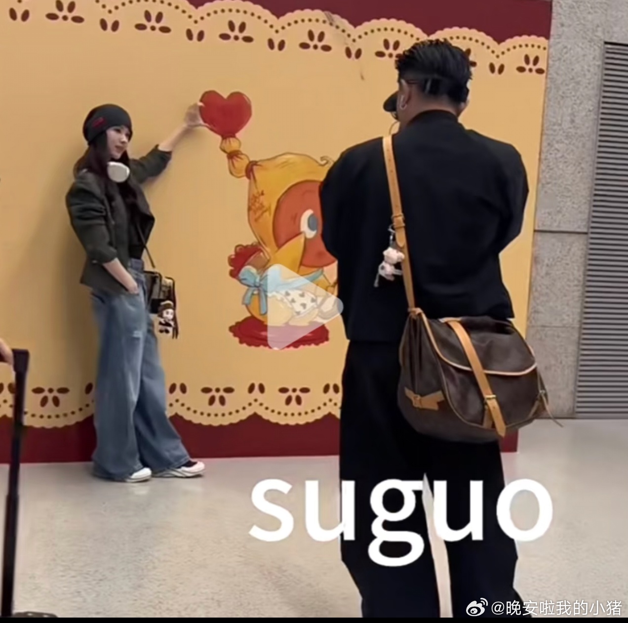 陈都灵出发月鳞绮纪追剧团活动路透，是现代版的雾妄言，好潮啊