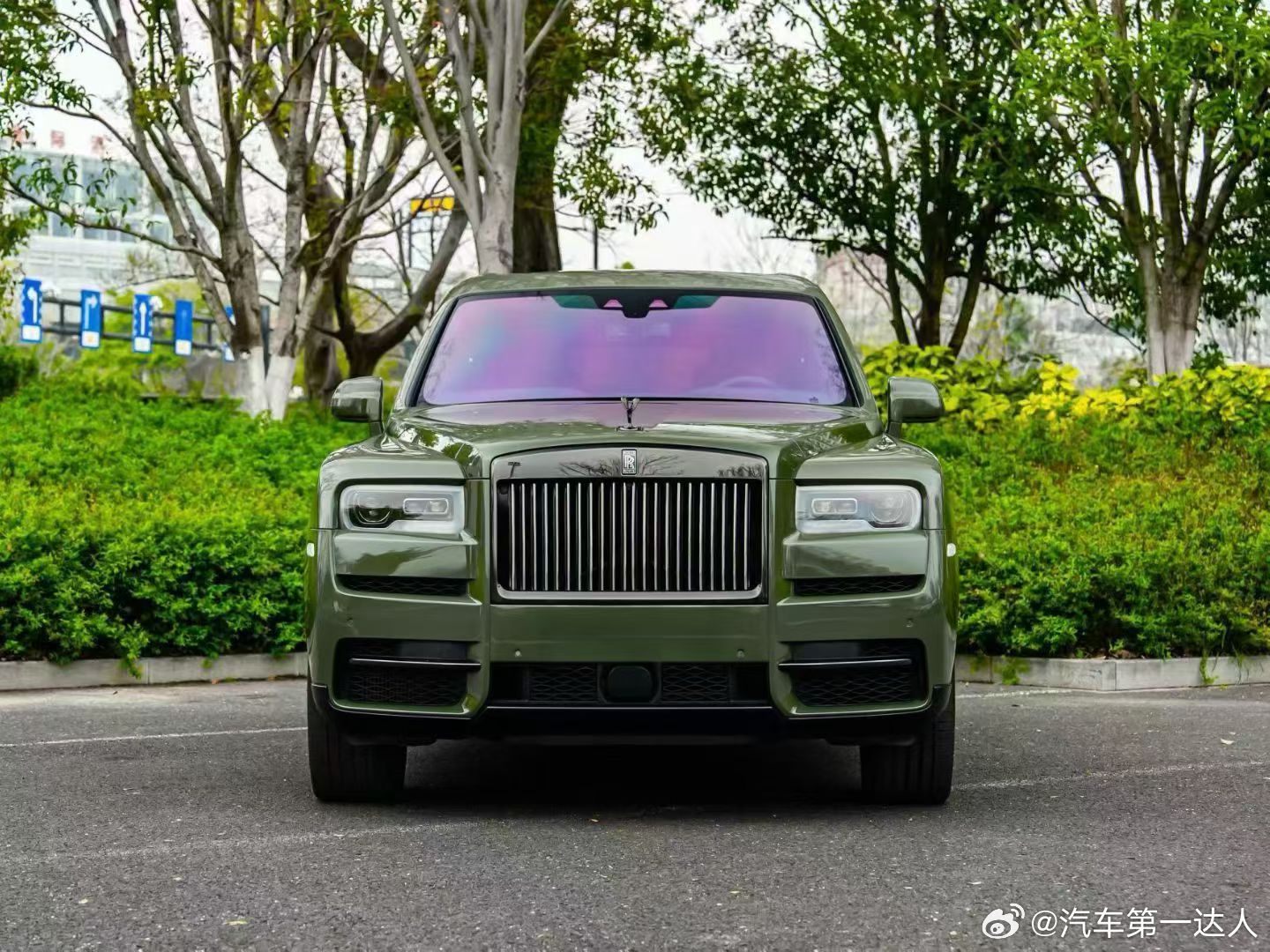 人生不必将就，热爱自有归处。这台23年2.2万公里的劳斯莱斯库里南BB版4座满配