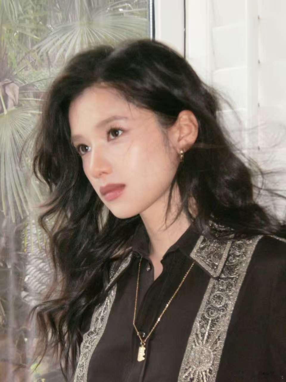 张婧仪大波浪CCD张婧仪ccd更新张婧仪ccd更新，大波浪好美，