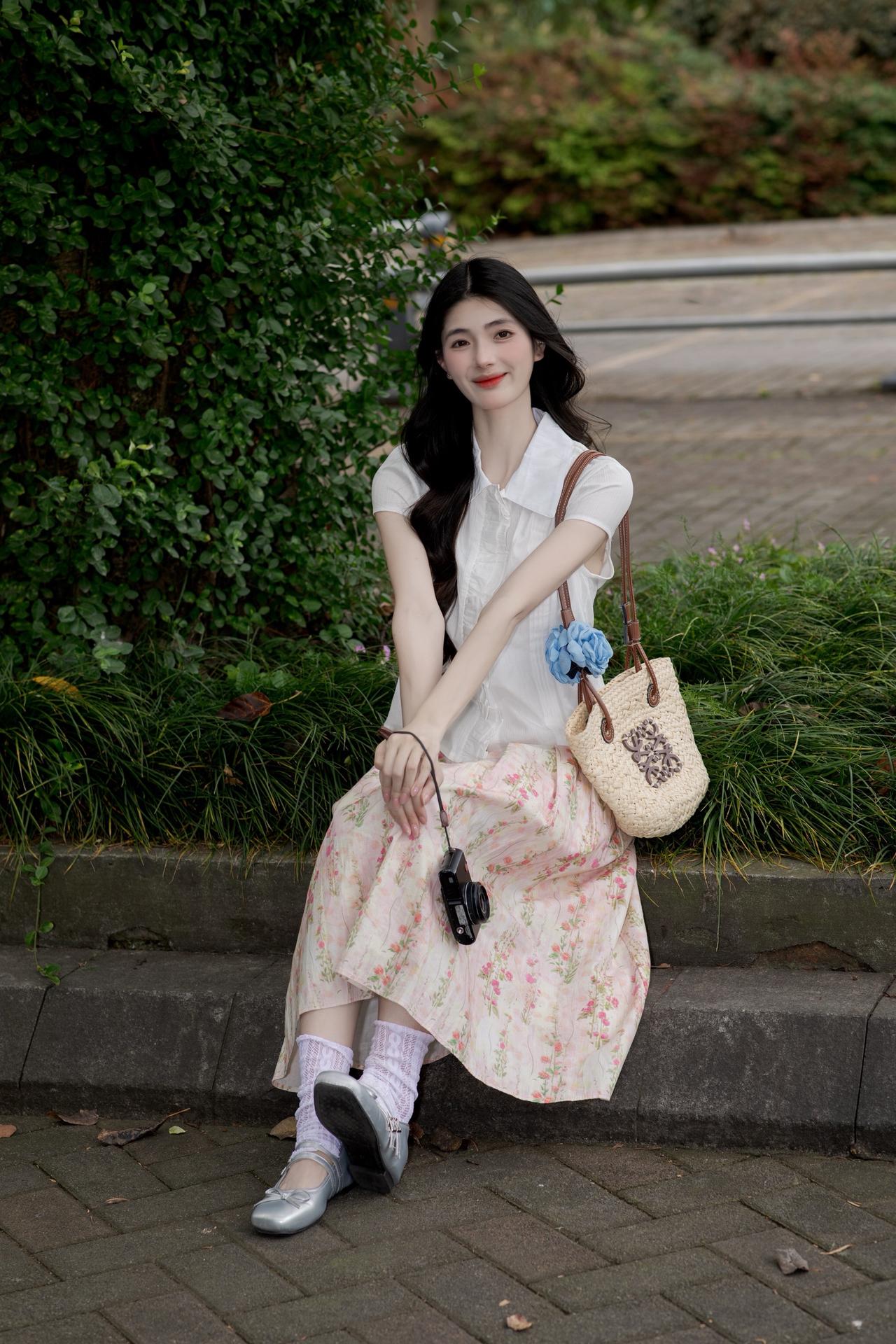 初夏穿搭 夏天当然要穿碎花裙了 少女感夏日ootd 夏日氛围感穿搭 小个子穿搭