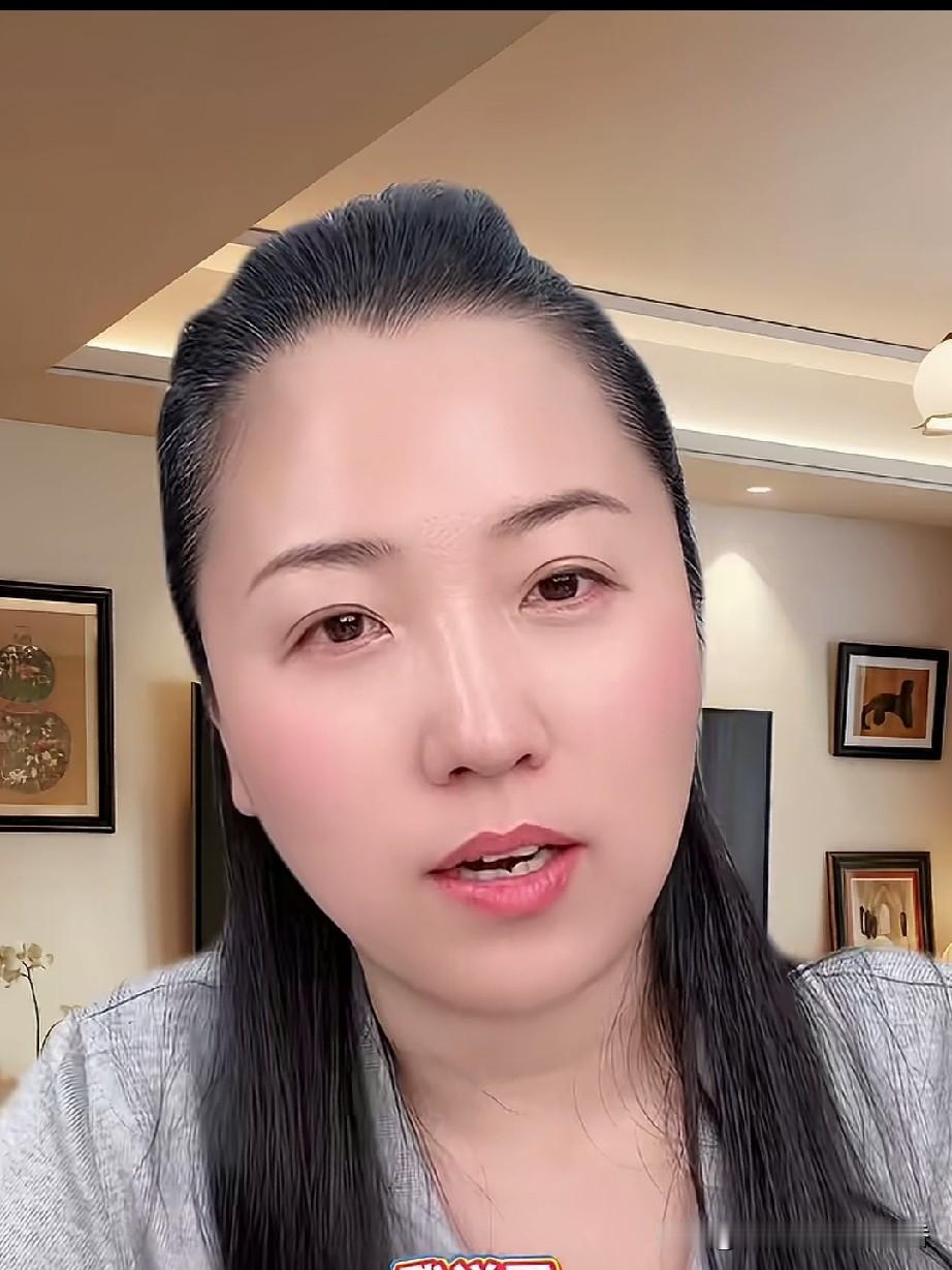 赵本山家的保姆刘双的直播间有人问:“你能看到赵老师吗？”刘双说:“哎呀，经常看到