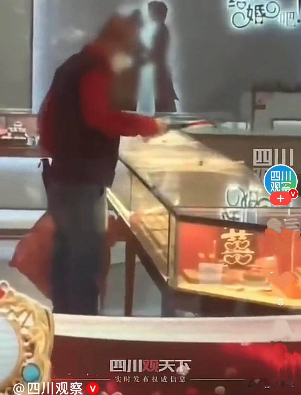 是疯了吗？
       10月26日上午10点多，上海一男子戴口罩墨镜，右手拿