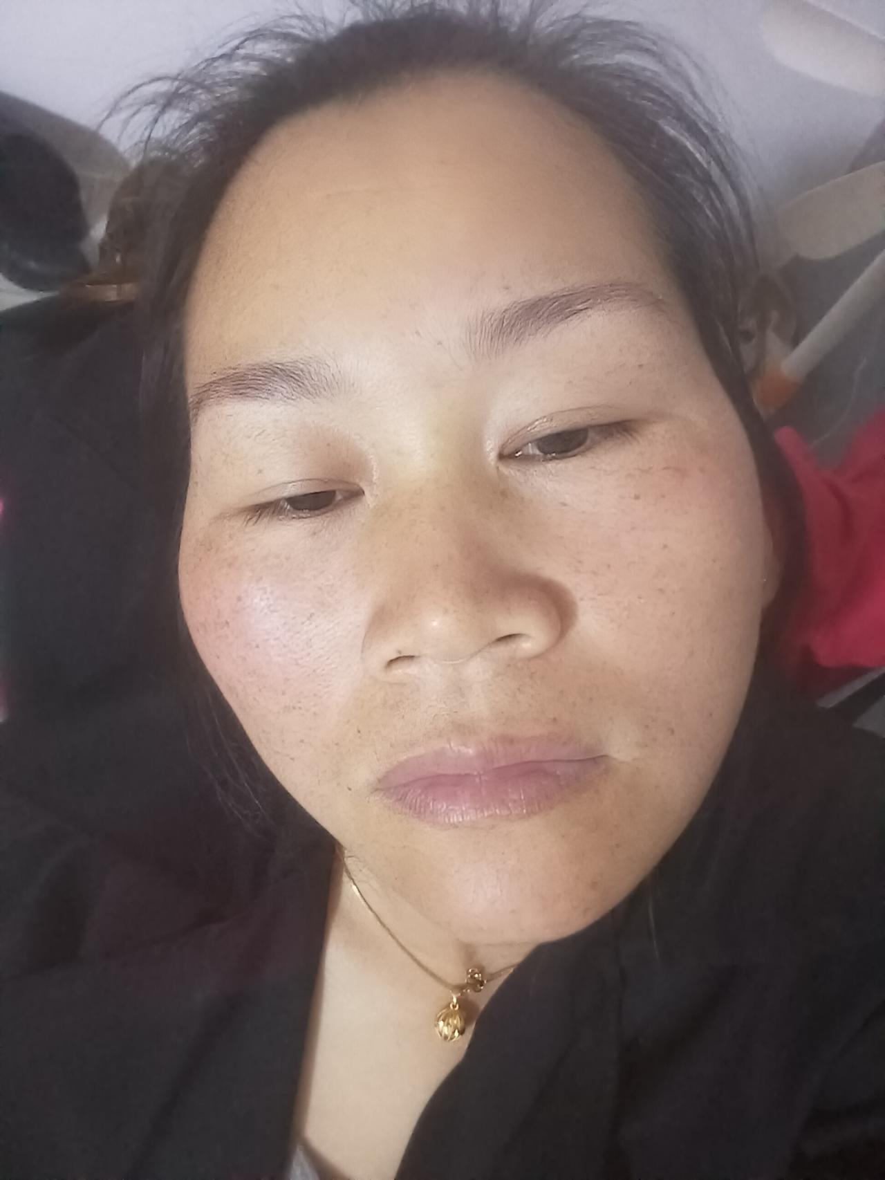 朋友们，大家好，我是小清，今年的工作真的太难了，今年我从四月十几号出来打工，从4