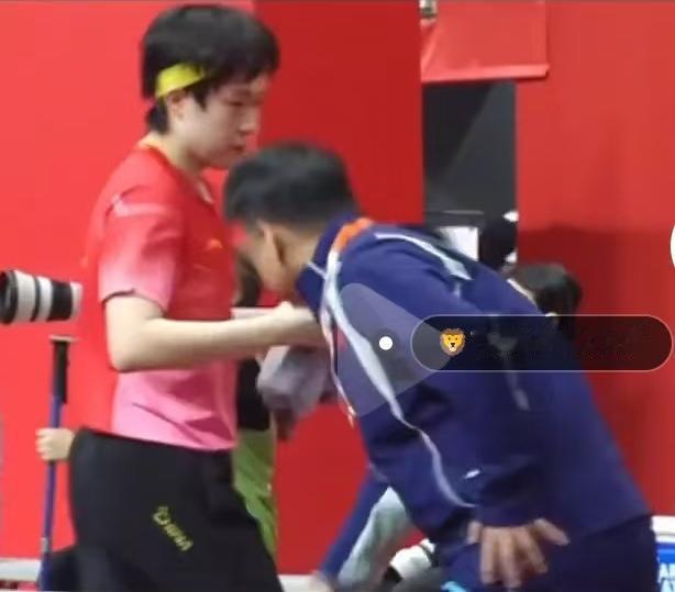 王楚钦今日比完赛后对王晧说“没什么精力了，场上还有点走神”还问下午几点比赛
楚钦