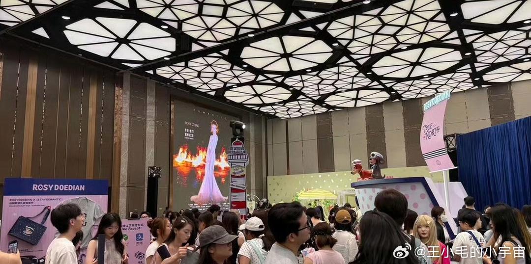 赵露思澳门演唱会即将到来，这次真的很直观地感受到了她的线下人气和商业价值。澳门随