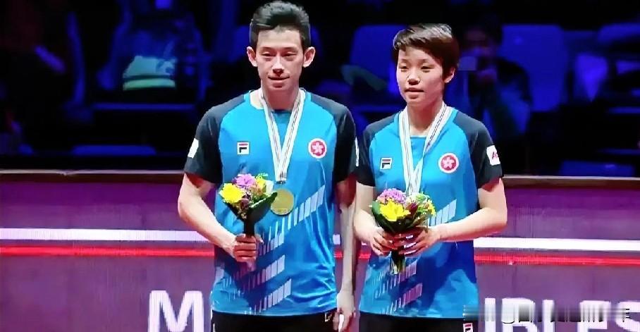 新加坡大满贯赛混双半决赛：
  黄镇廷杜凯琹VS雨果/高桥•布鲁娜。
  第一局