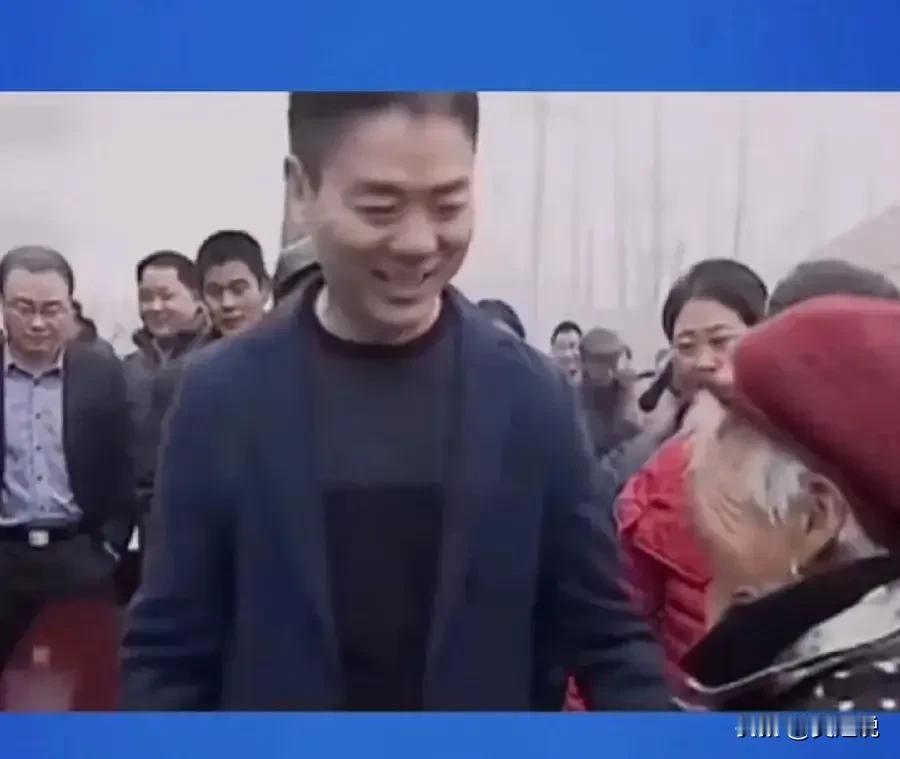 哇塞，过年了！刘强东又给老家宿迁的村民们送大礼啦！这次可是1000多件波司登羽绒