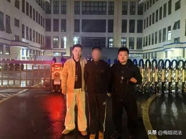 浙江永康，一大叔着急给儿子娶媳妇，竟不小心娶了个41岁的抠脚大汉！大叔因为自己不