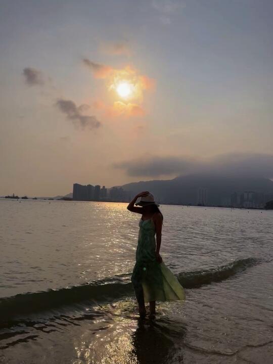 香港🇭🇰 🌊海浪会回答你所有的困惑