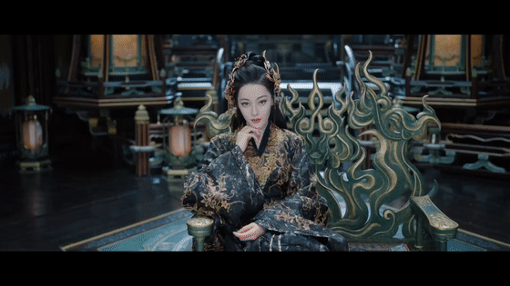 都说了别惹迪丽热巴白日提灯 妥妥的大女主爽文既视感✨，贺思慕全程气场全开，遇事冷