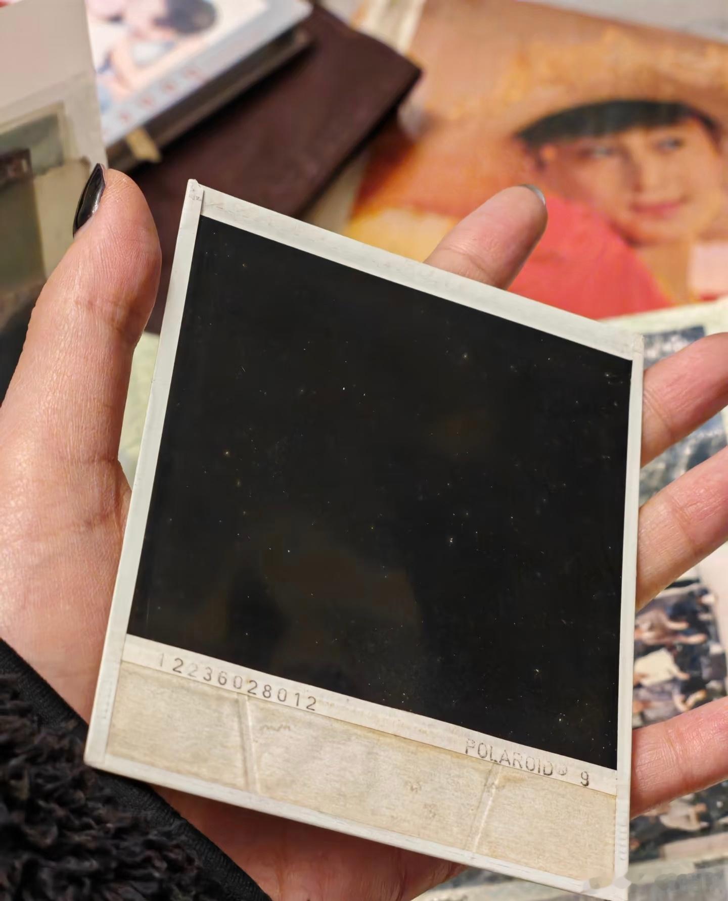 翻到爷爷奶奶的古早拍立得 