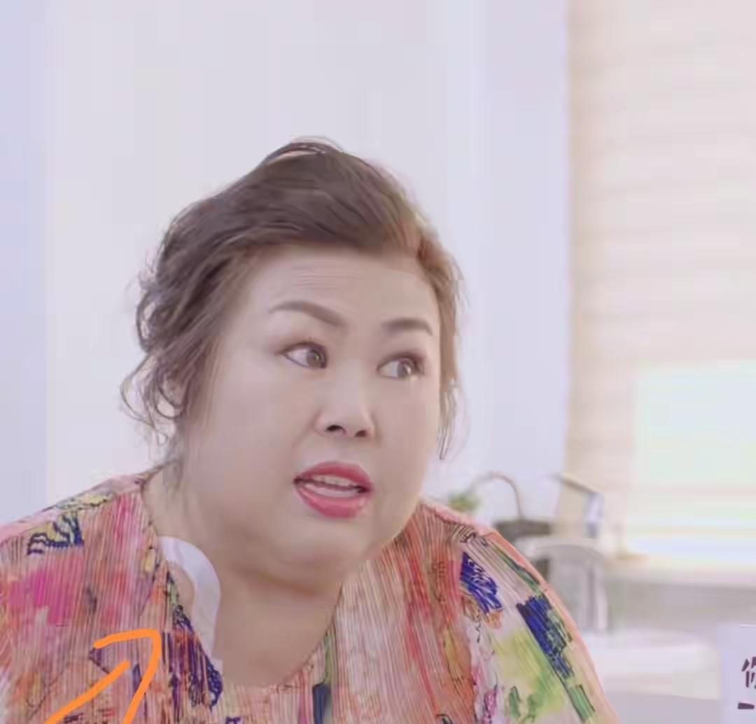 董立范的一生，的确是悲剧。
本来是小有名气的明星，虽然演的都是小角色小配角，但很