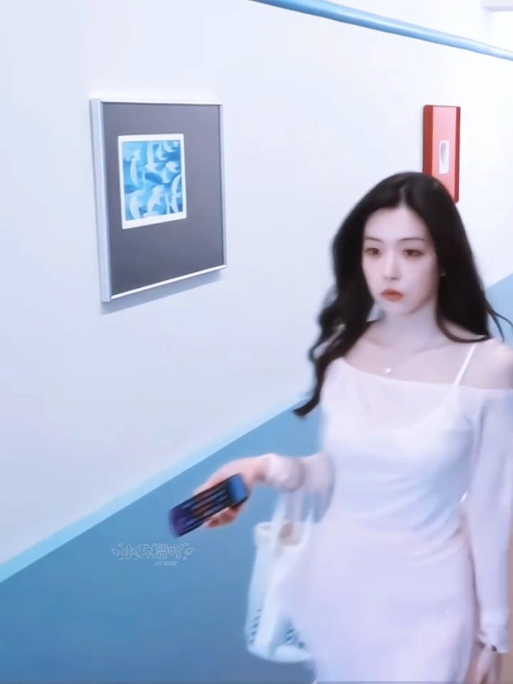 柳柳走的摇曳生姿的柳柳走路带风完全是偶像剧女主啊半熟恋人