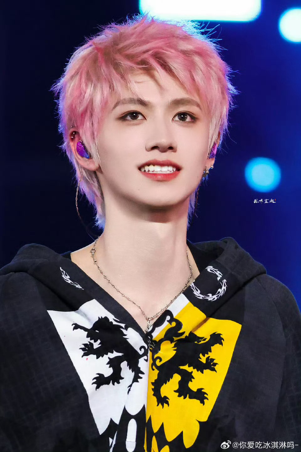 时代峰峻的销冠都在这了肯定是c位队长朱志鑫阿 