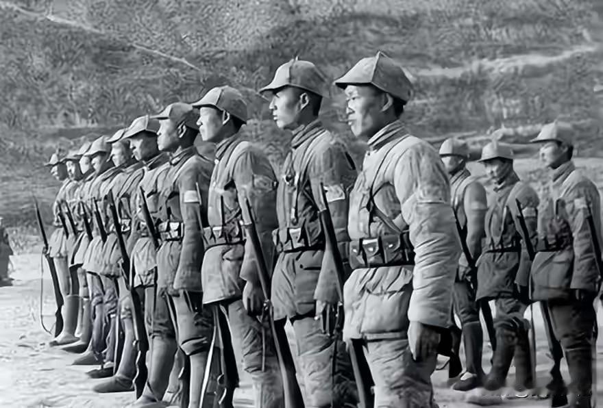 北大高材生带超级连杀回老家，每人子弹三十发，见鬼子就往死里打
 
1938年5月